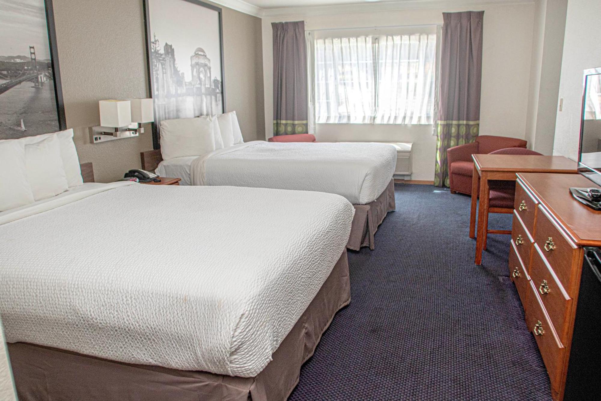 ซูเปอร์ 8 บาย วินด์แฮม วิลลิตส์ Hotel วิลลิทส์ ภายนอก รูปภาพ