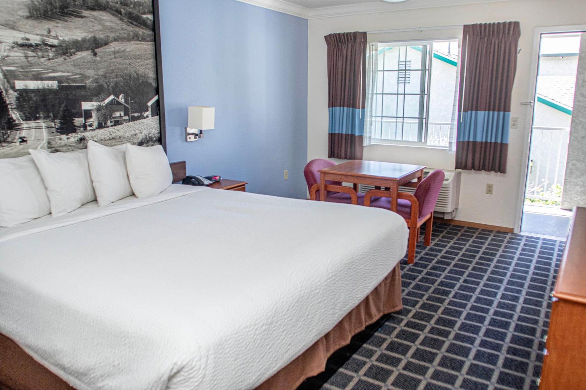 ซูเปอร์ 8 บาย วินด์แฮม วิลลิตส์ Hotel วิลลิทส์ ภายนอก รูปภาพ