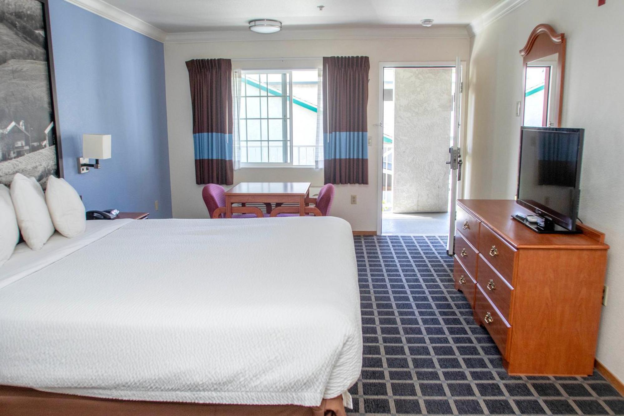 ซูเปอร์ 8 บาย วินด์แฮม วิลลิตส์ Hotel วิลลิทส์ ภายนอก รูปภาพ