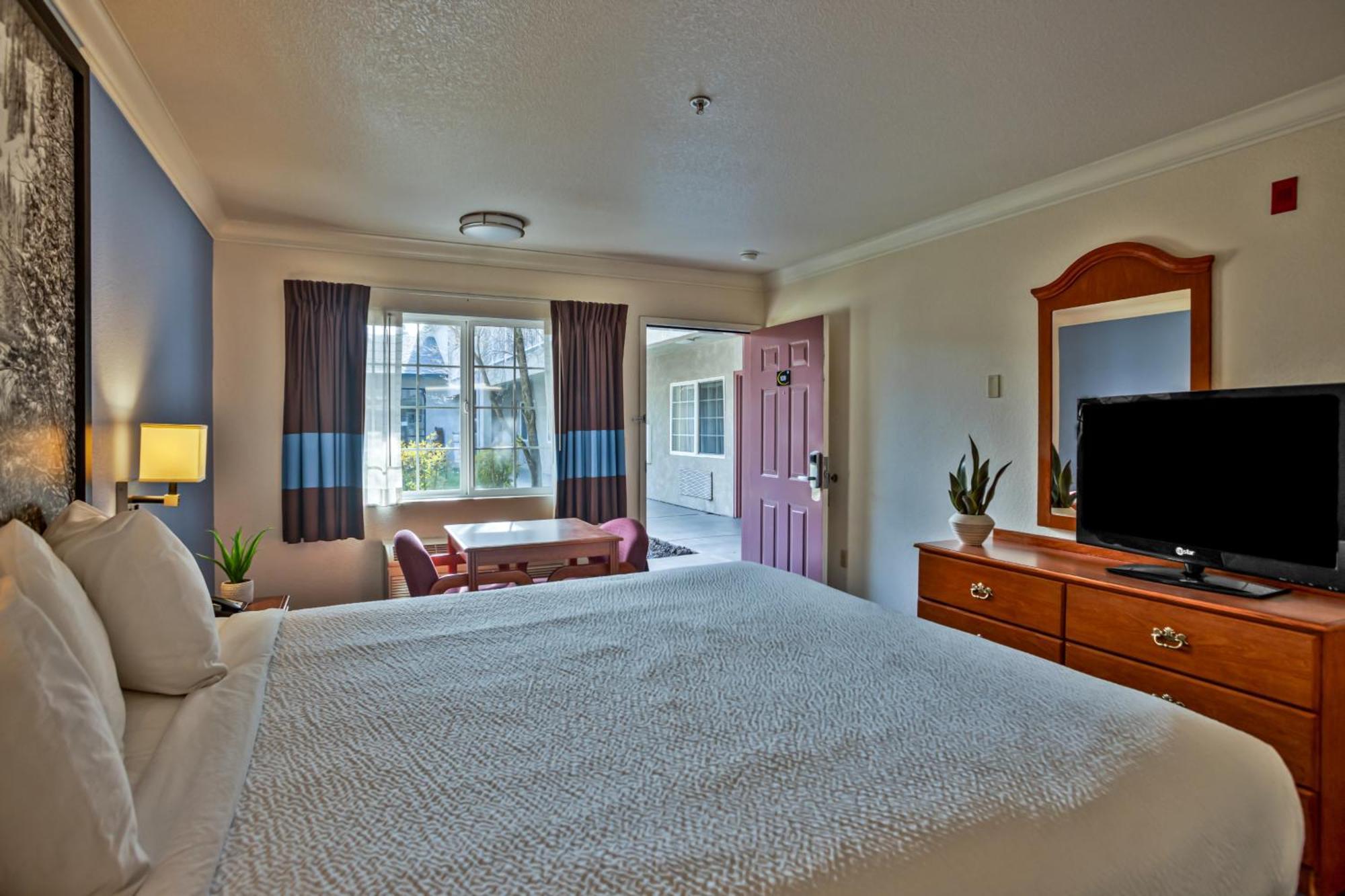 ซูเปอร์ 8 บาย วินด์แฮม วิลลิตส์ Hotel วิลลิทส์ ภายนอก รูปภาพ