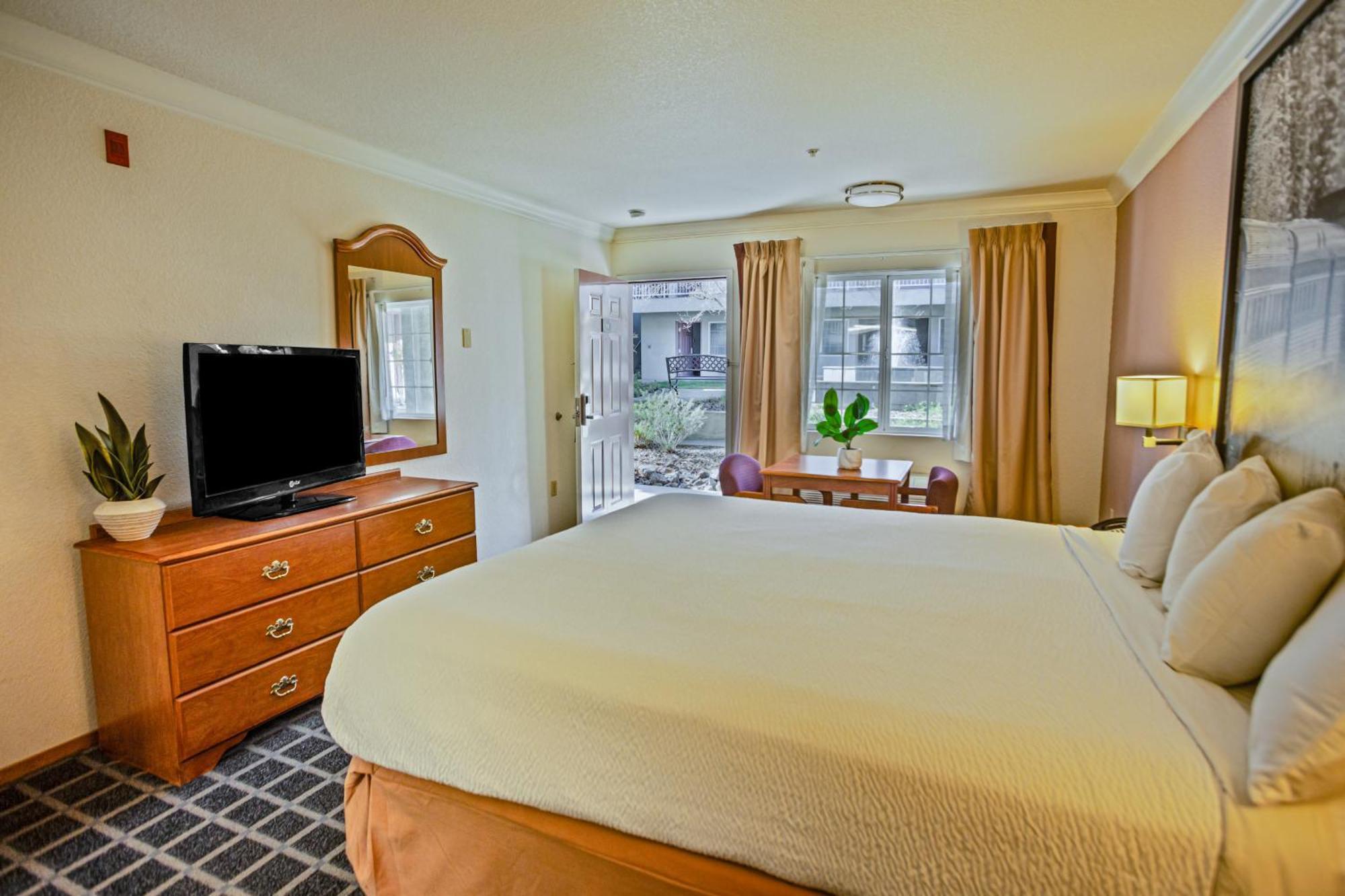 ซูเปอร์ 8 บาย วินด์แฮม วิลลิตส์ Hotel วิลลิทส์ ภายนอก รูปภาพ
