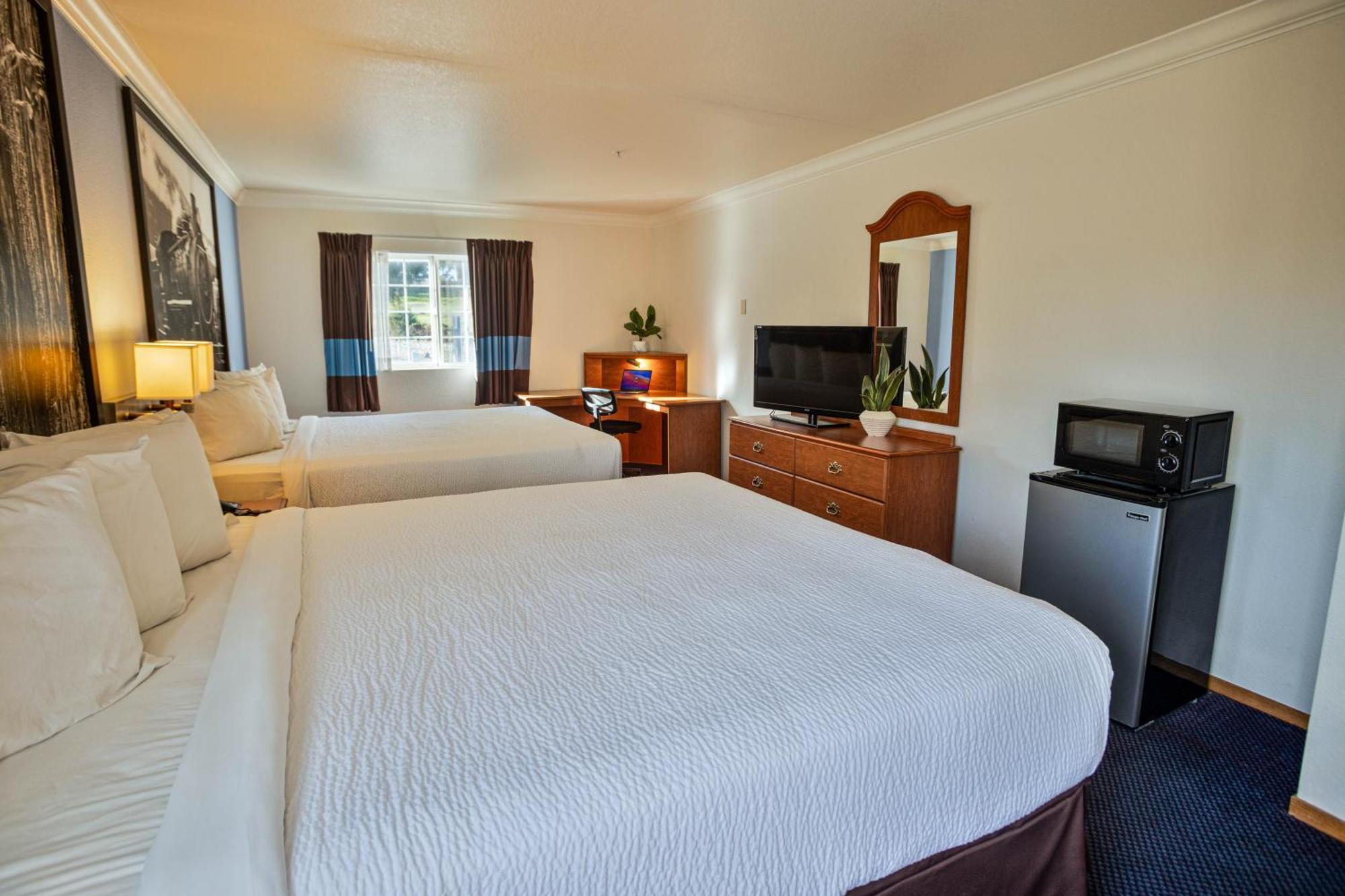 ซูเปอร์ 8 บาย วินด์แฮม วิลลิตส์ Hotel วิลลิทส์ ภายนอก รูปภาพ